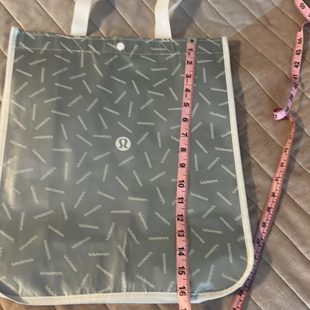 1 Large and 1 Small Lululemon’s Athletic new totes - Picture 10 of 12